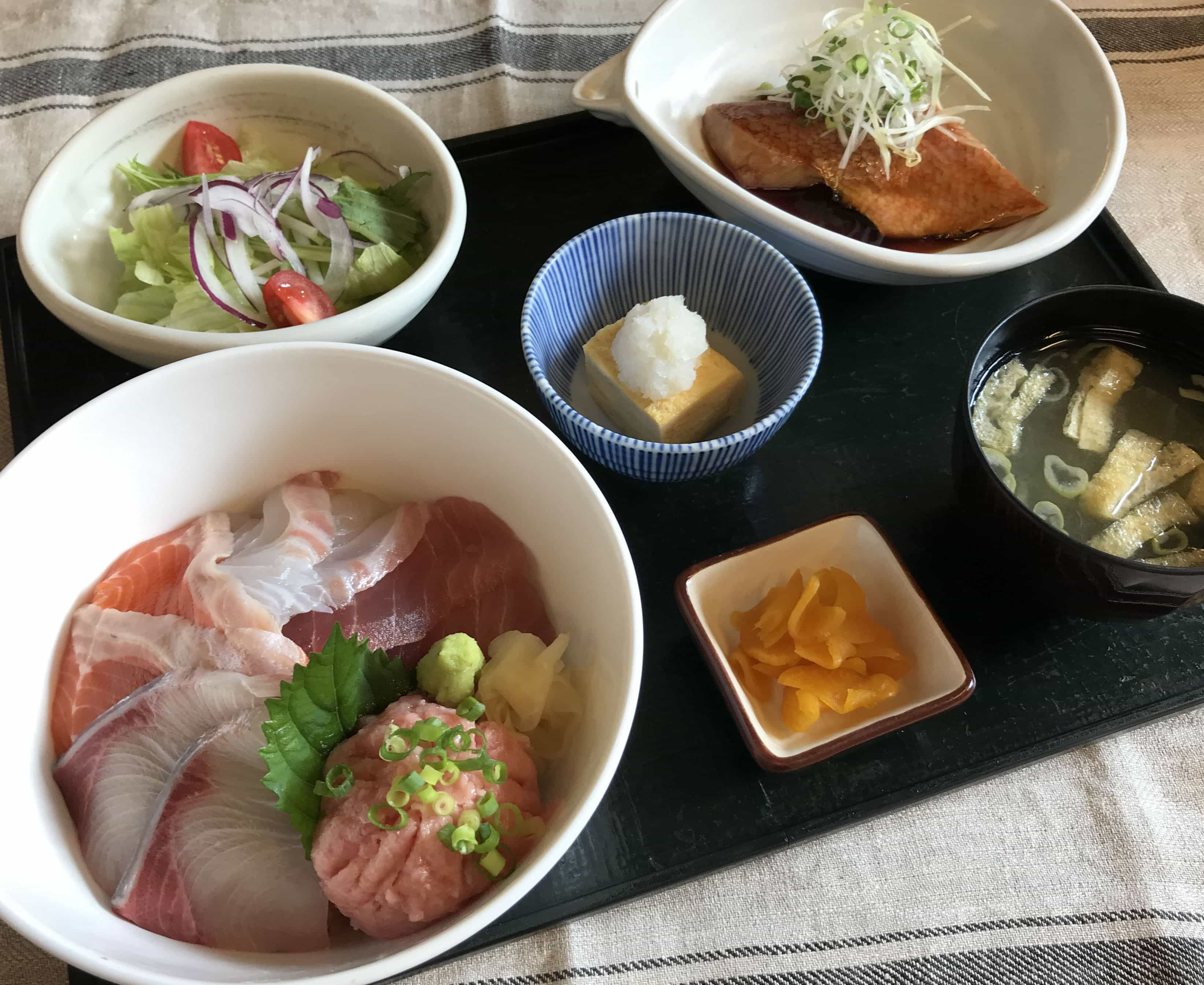 居酒屋 いちげん浮間店　海鮮丼定食／ランチ／個室／飲み放題／ご飯